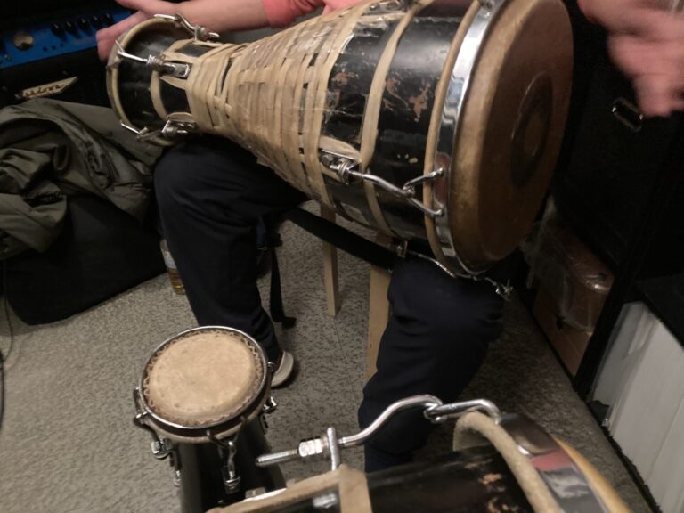 日曜日アフロキューバンBataクラス